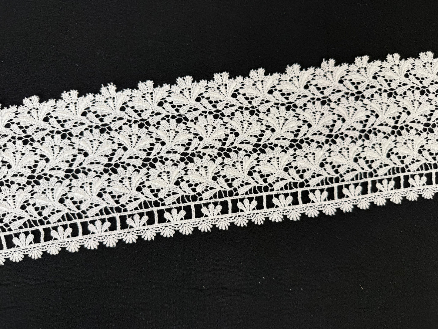 Pizzo in macramè - Bianco | Altezza 12,5 cm