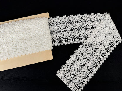 Pizzo in macramè - Bianco | Altezza 12,5 cm