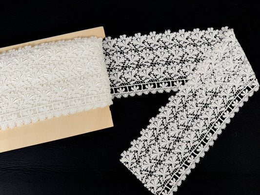 Pizzo in macramè - Bianco | Altezza 12,5 cm